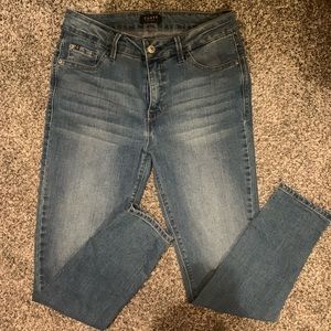 Woman’s Skinny Jeans